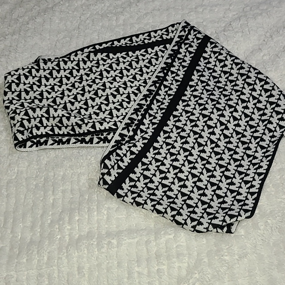 Michael Kors Infinity Scarf
